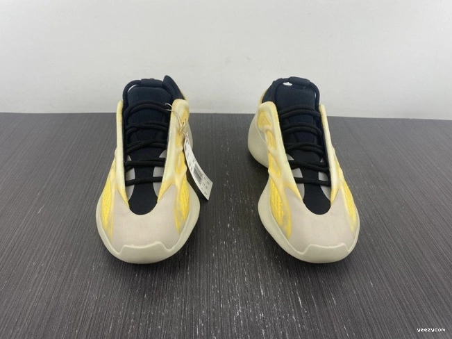 Yeezy 700 V3 Adidas Safflower Mono HP5425 0815